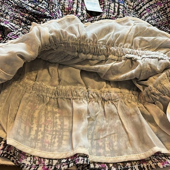 NWT-express-XS-purple/black abstract print-Ruffle sleeves, pet plum top/blouse - Picture 7 of 12